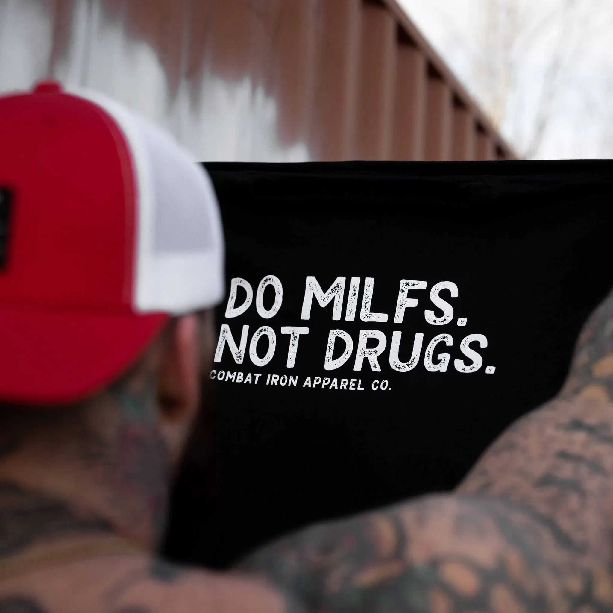 Do Milfs. Not Drugs. Men's T-Shirt - Combat Iron Apparel Co.
