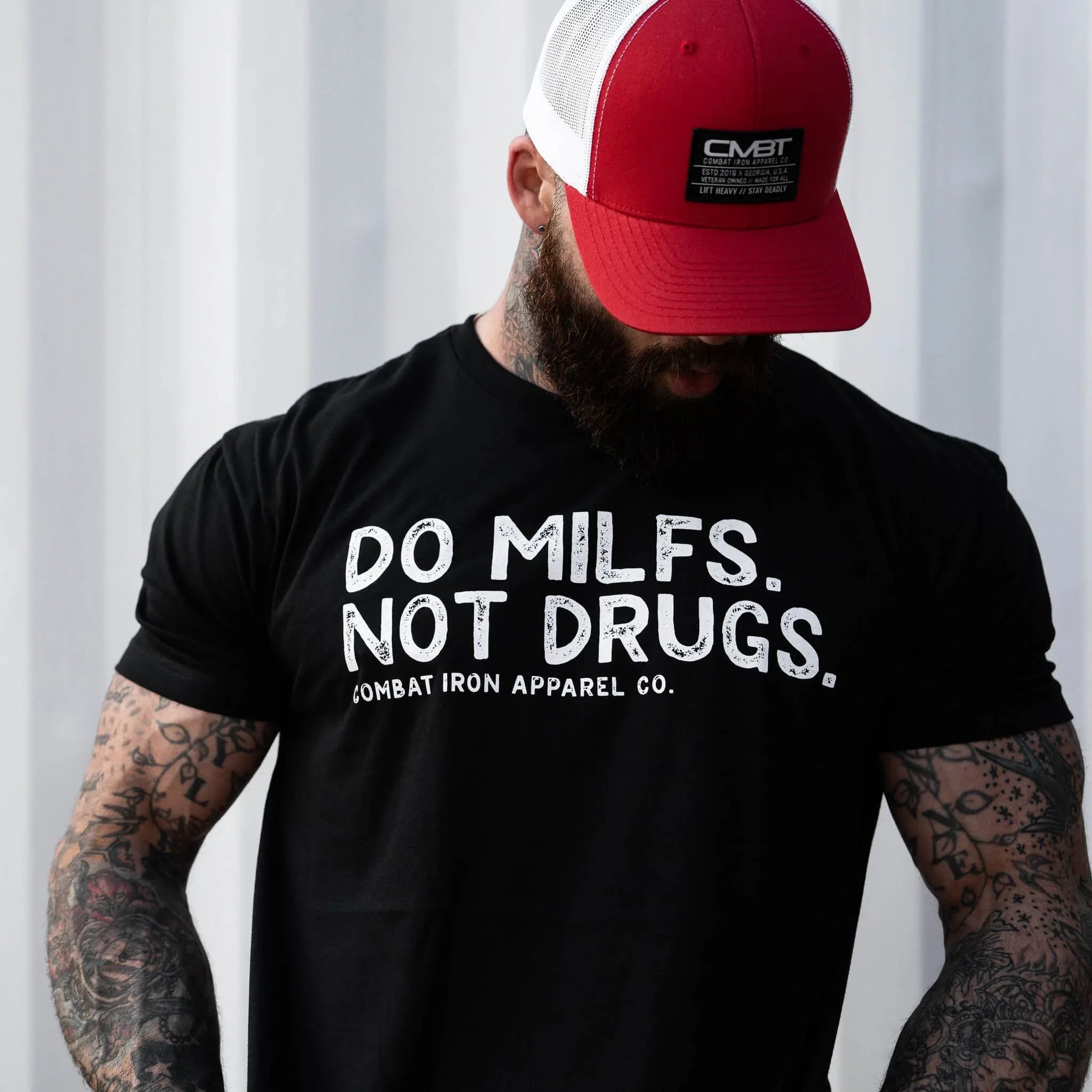 Do Milfs. Not Drugs. Men's T-Shirt - Combat Iron Apparel Co.
