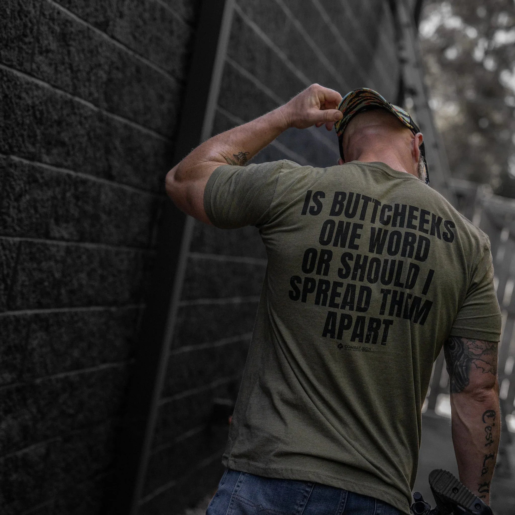 Is Buttcheeks One Word Or Should I Spread Them Apart Men's T-Shirt - Combat Iron Apparel Co.