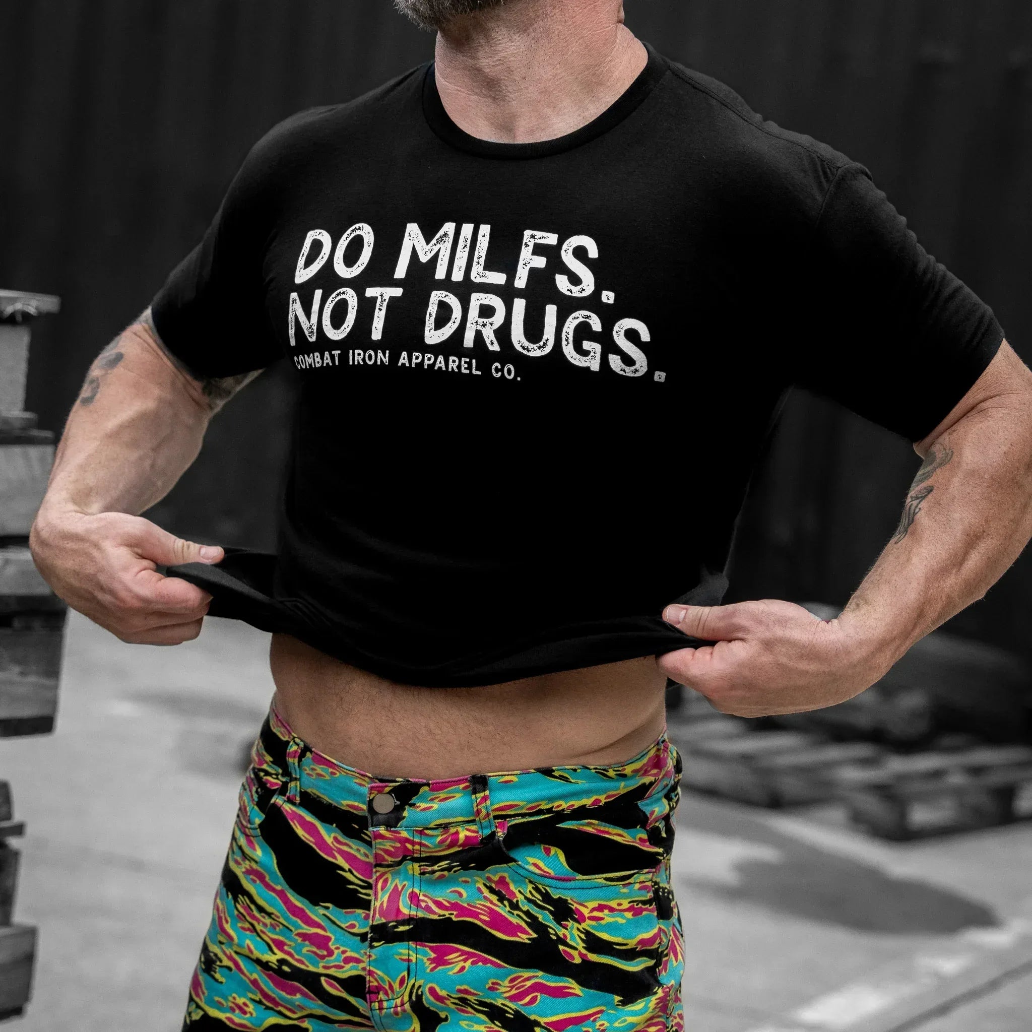 Do Milfs. Not Drugs. Men's T-Shirt - Combat Iron Apparel Co.