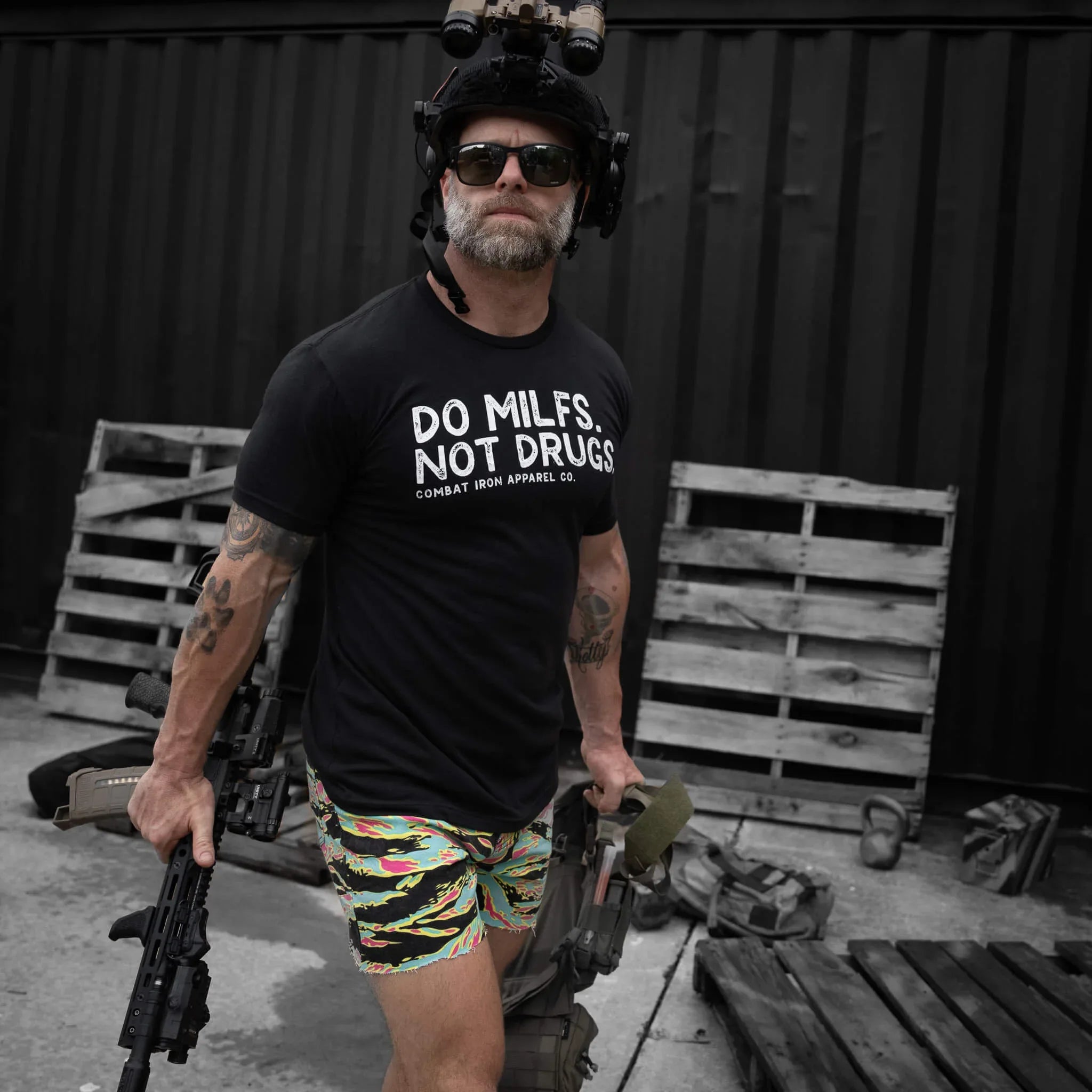 Do Milfs. Not Drugs. Men's T-Shirt - Combat Iron Apparel Co.