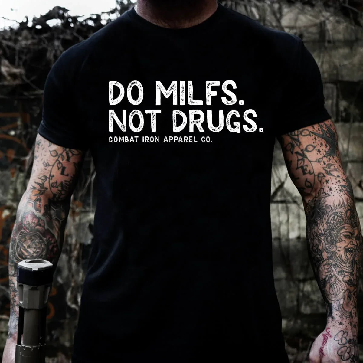 Do Milfs. Not Drugs. Men's T-Shirt - Combat Iron Apparel Co.