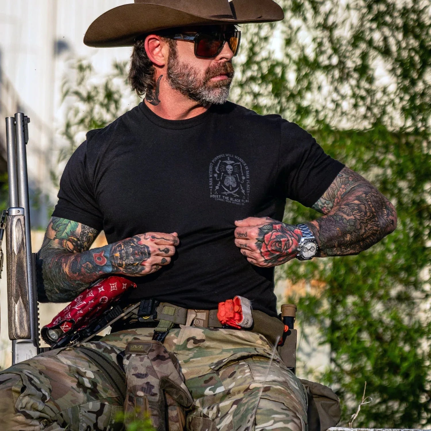 Hoist the Black Flag Skull & Bones Men's T-Shirt - Combat Iron Apparel Co.