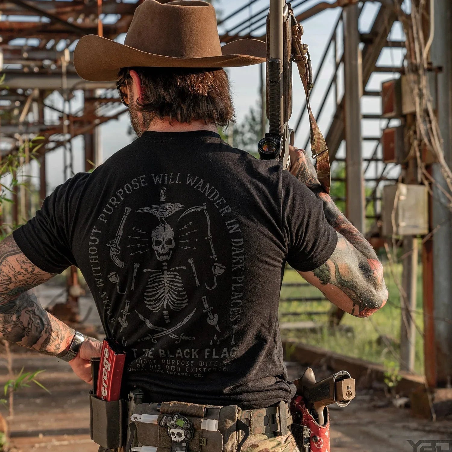Hoist the Black Flag Skull & Bones Men's T-Shirt - Combat Iron Apparel Co.