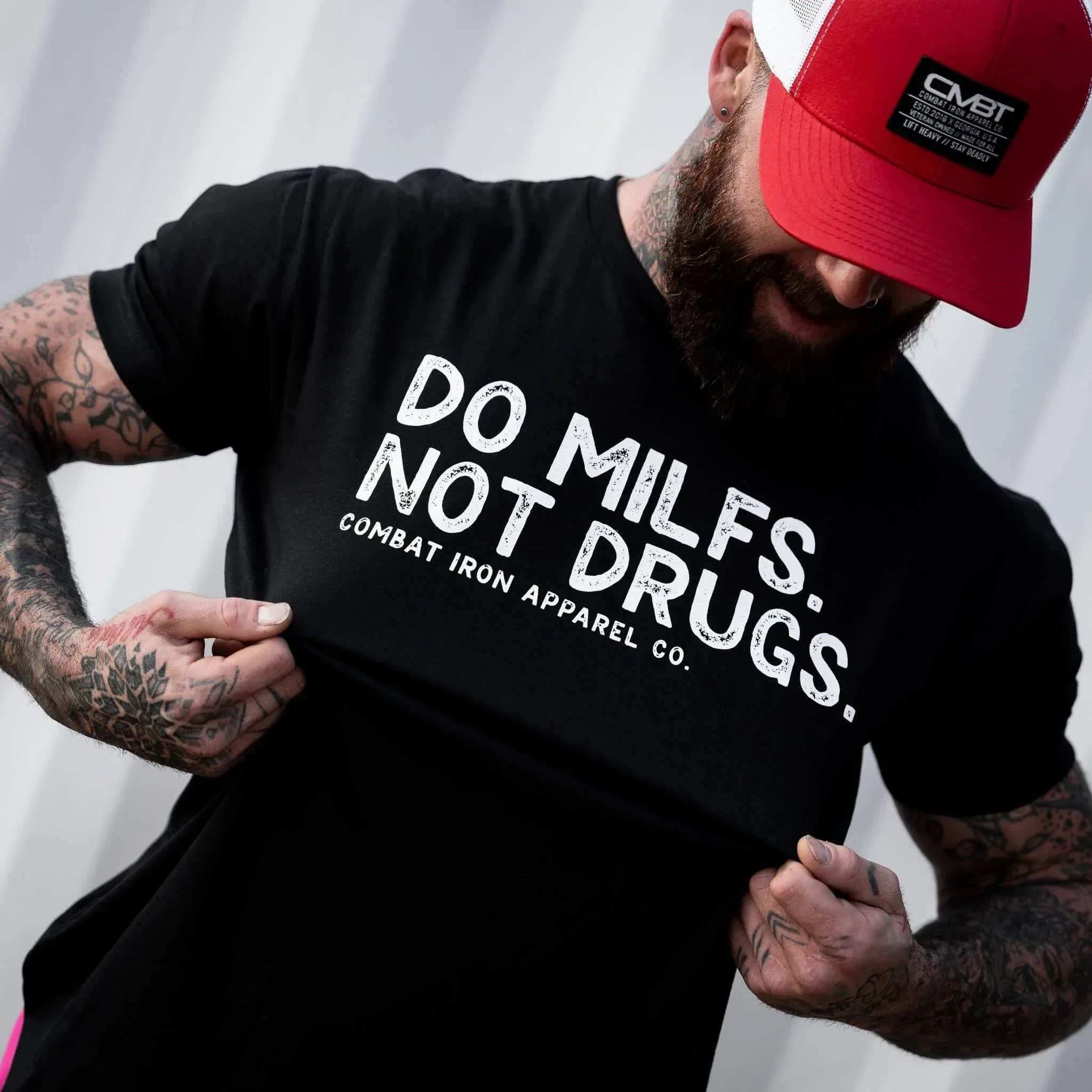 Do Milfs. Not Drugs. Men's T-Shirt - Combat Iron Apparel Co.