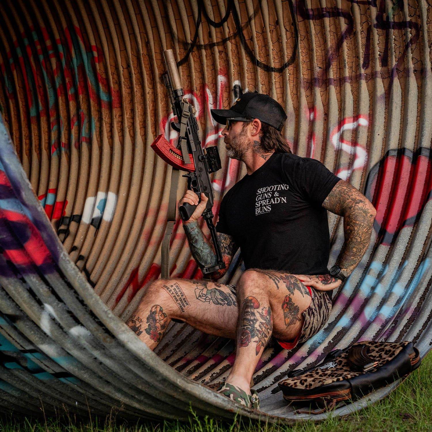 Shooting Guns & Spread'n Buns Men's T-Shirt - Combat Iron Apparel Co.